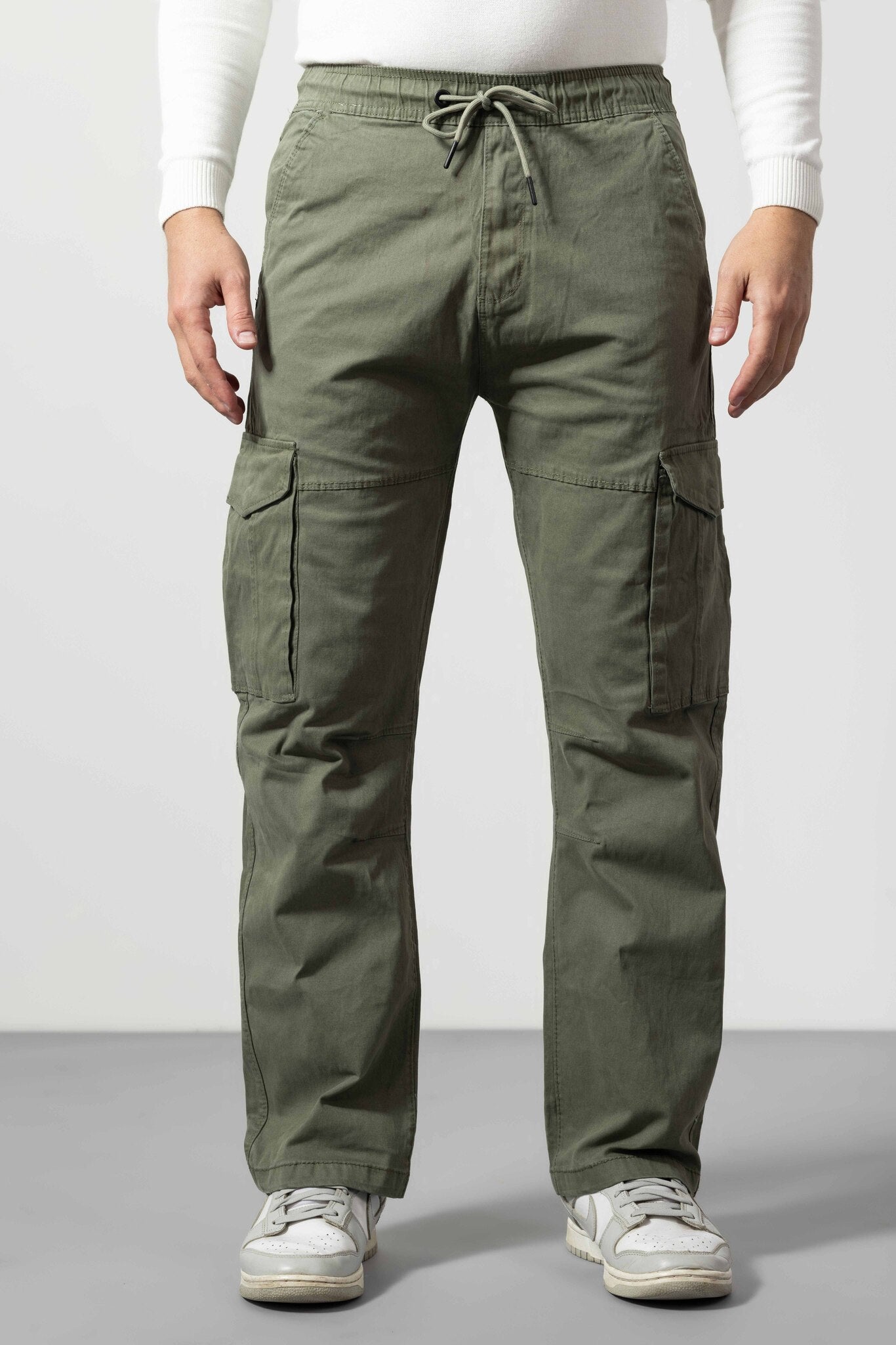 GSFT6PKTJAN026-PGRN-3_b3e37767-e941-4639-9754-fea3fd613f27.jpg Forest Green Straight-Fit Breathable Cotton Pants for Men - Image 1