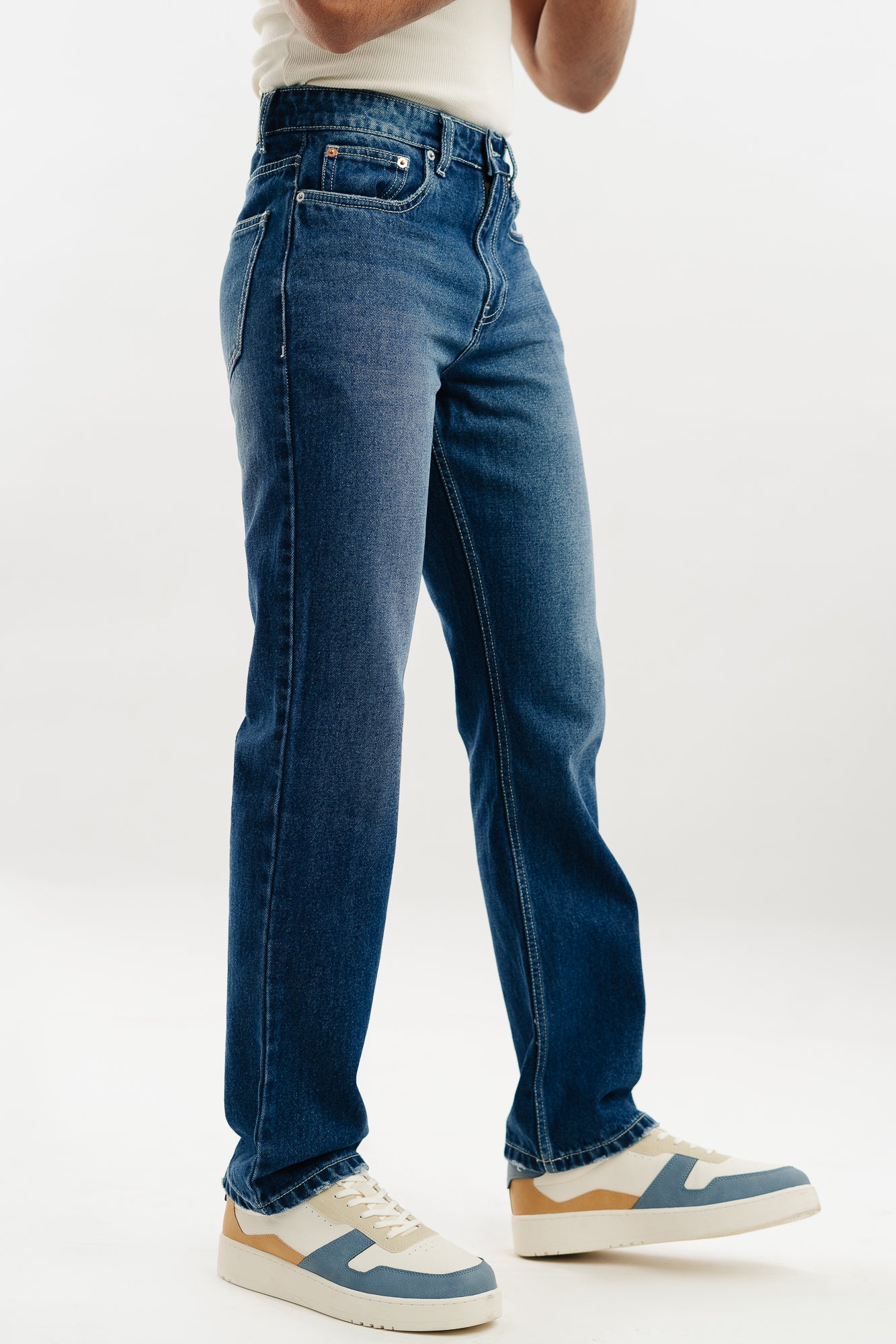 PAL09816-Edit_4e6a41f9-bb72-401d-bc0d-c5a12cd3bea9.jpg Azure Blue Clean Finish Straight-Fit Denim Jeans for Men - Image 1